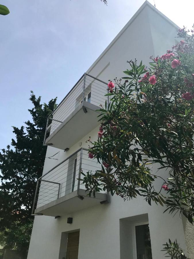 Guesthouse - Hotel California Novalja Exterior photo